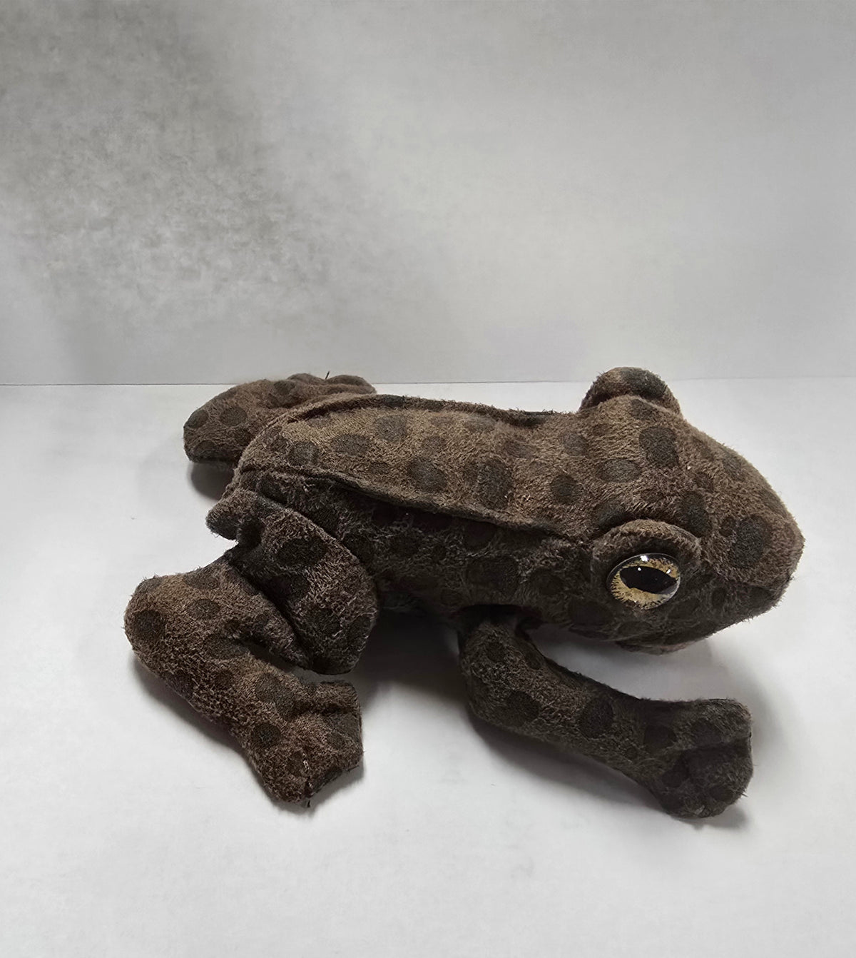 Brown Toad Finger Puppet