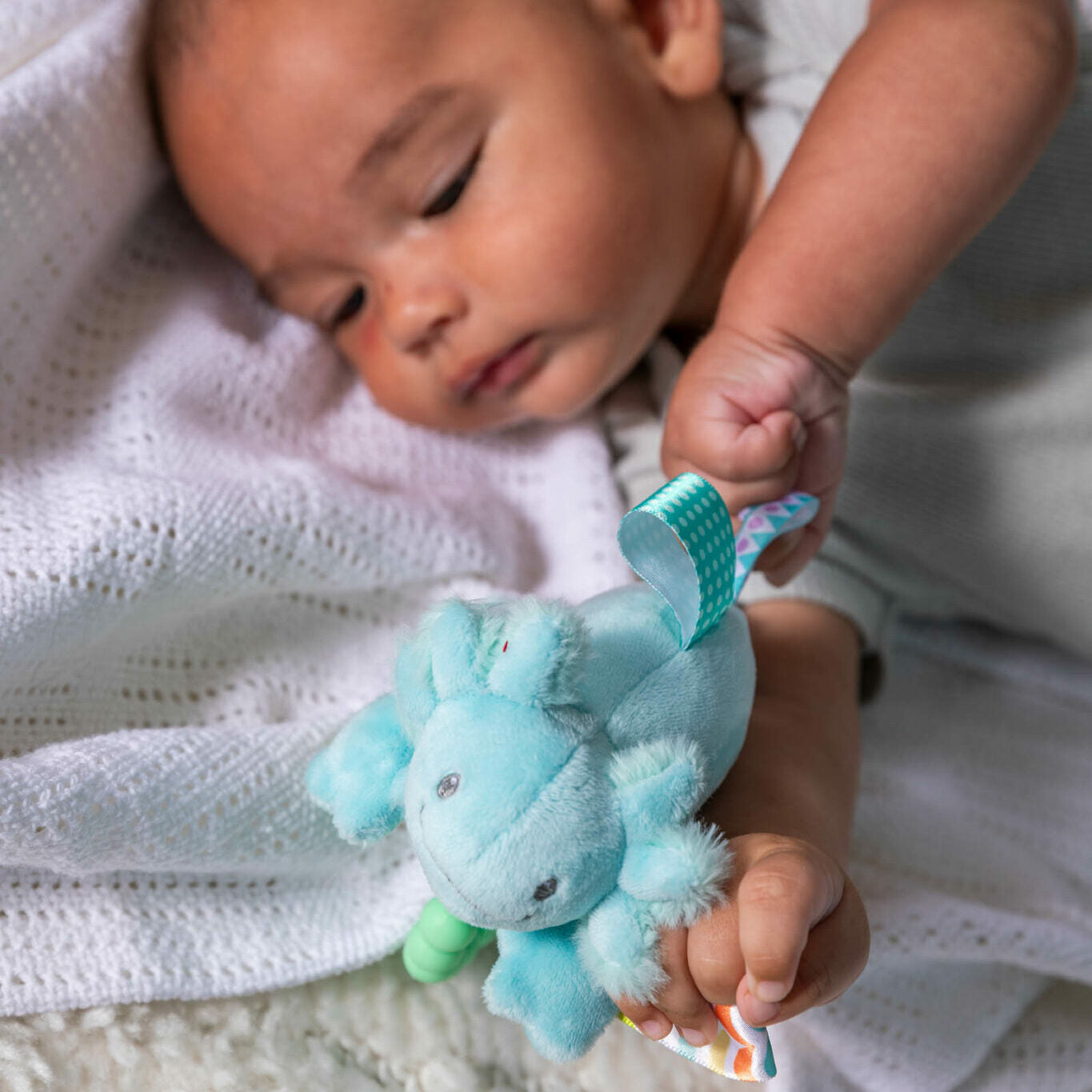 Taggies Fizzy Axolotl Teether Rattle – 9″