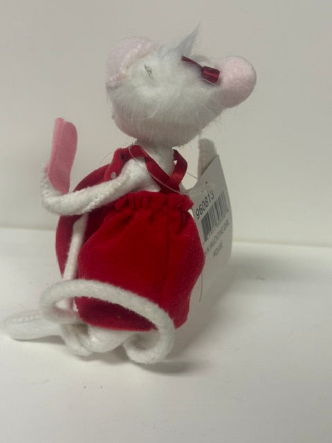 Annalee 6" Valentine Girl Mouse
