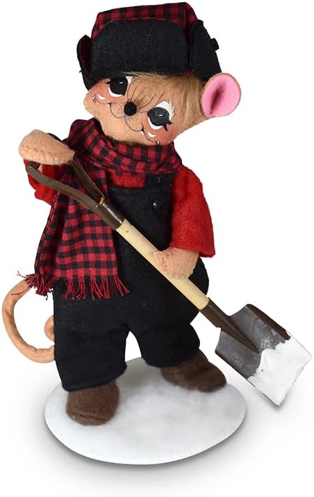 Annalee Winter Woods Shoveling Mouse, 8"